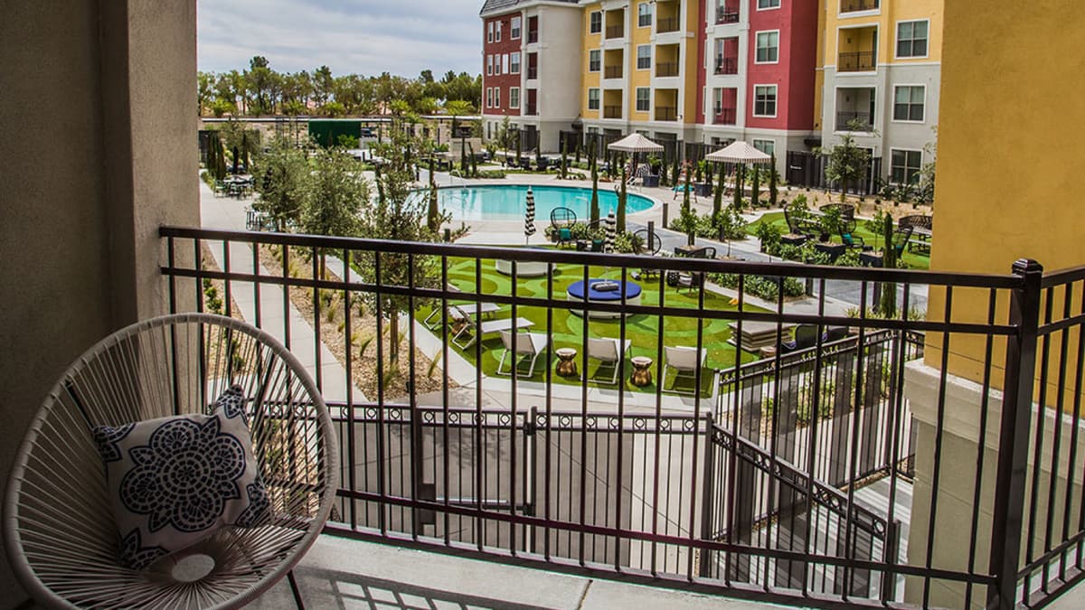 Studio, 1, 2 & 3 Bedroom Apartments in Summerlin, NV Elysian at Tivoli