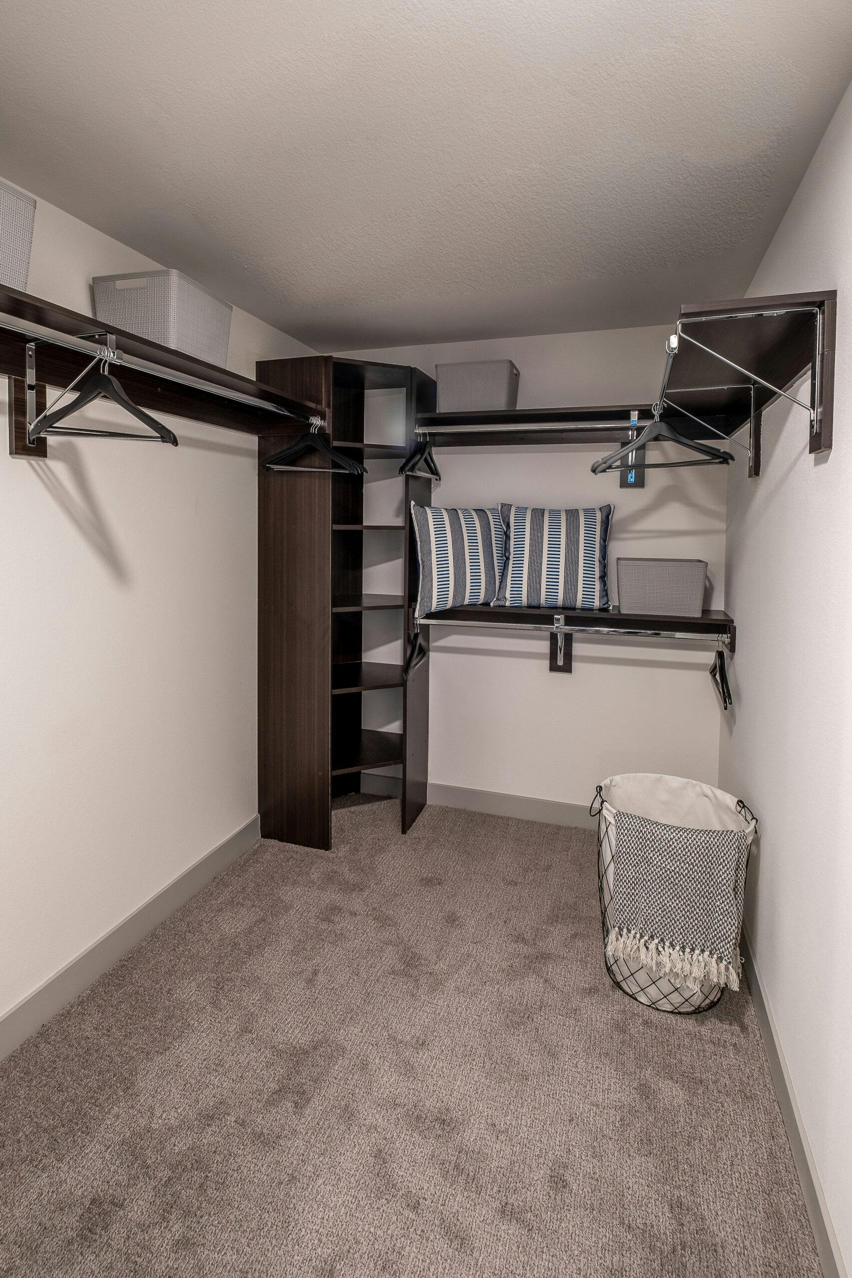 Las Vegas apartments with walk in closets
